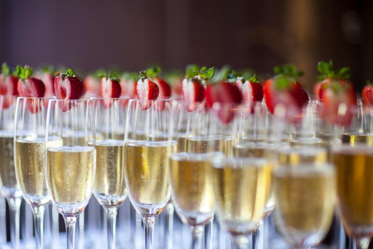 Platinum Palace Boutique & Hotell