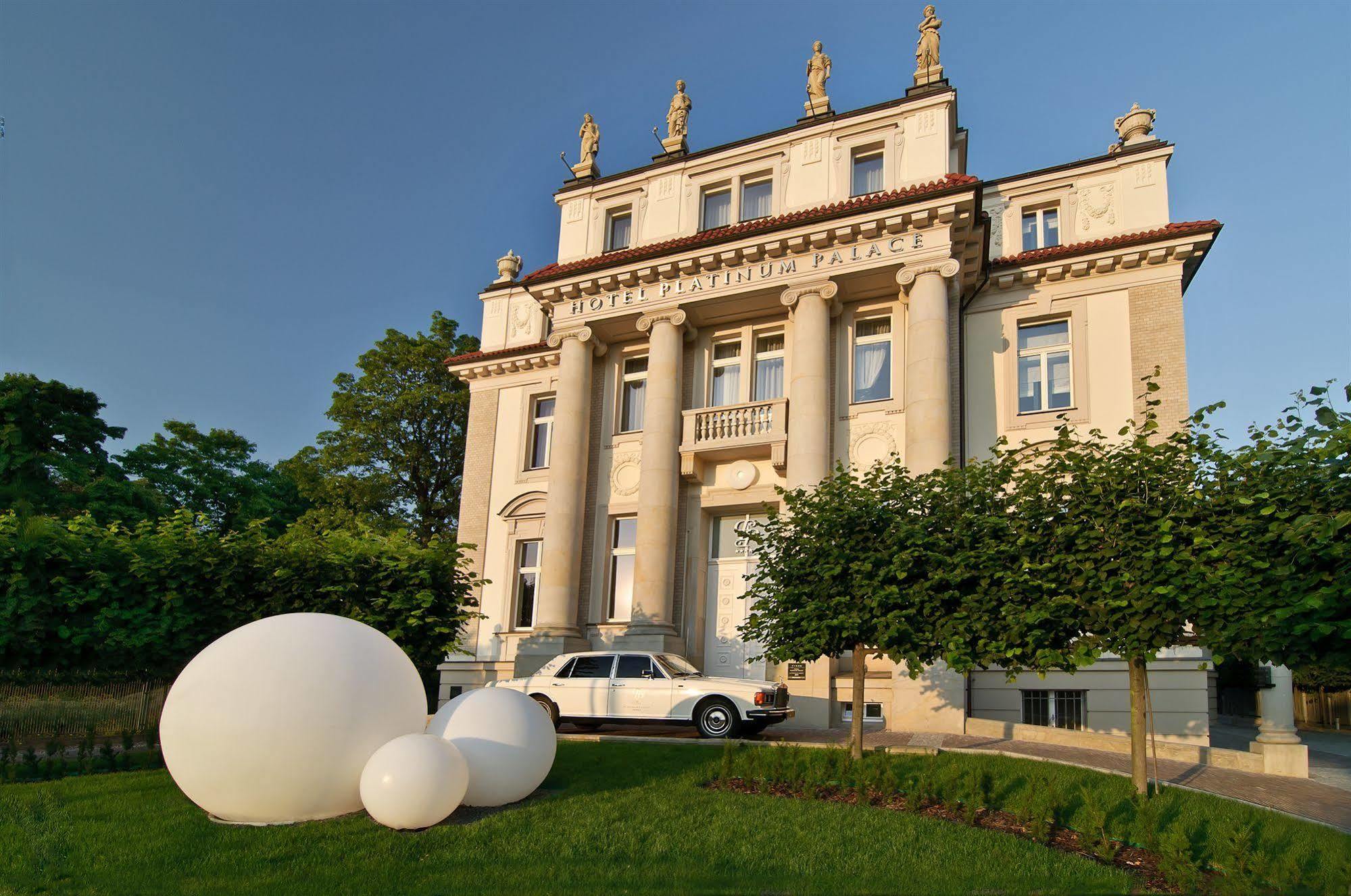 Hotell Platinum Palace Boutique &