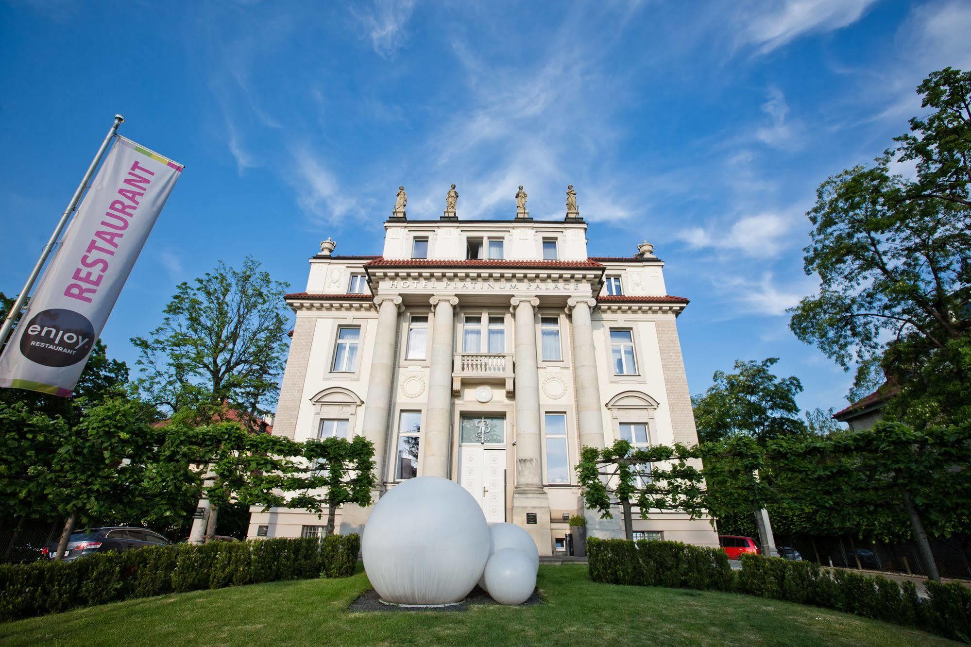 Platinum Palace Boutique & Hotel